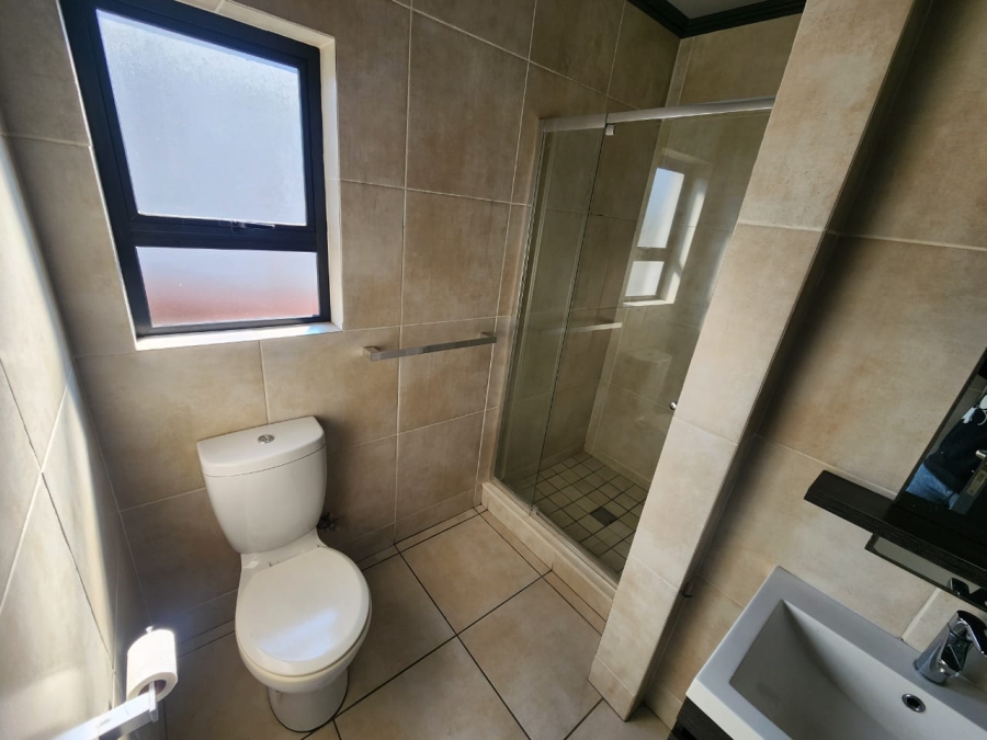 1 Bedroom Property for Sale in Oakdene Gauteng