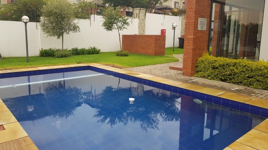 1 Bedroom Property for Sale in Oakdene Gauteng