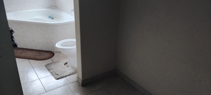 3 Bedroom Property for Sale in Glen Marais Gauteng