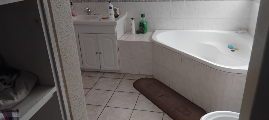 3 Bedroom Property for Sale in Glen Marais Gauteng
