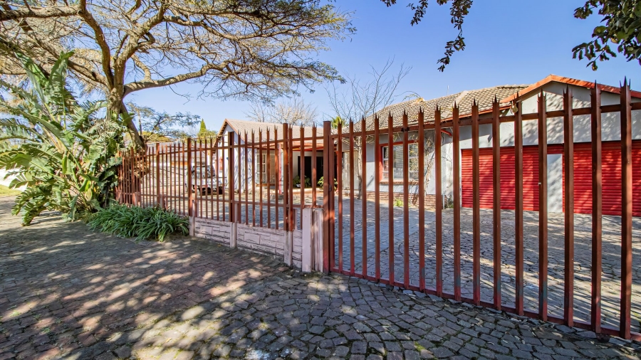 3 Bedroom Property for Sale in Glen Marais Gauteng