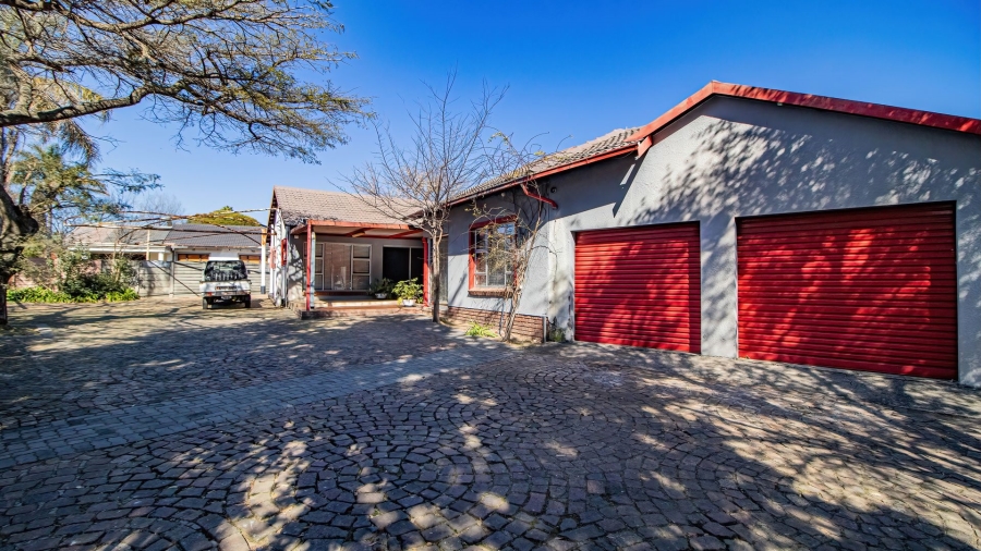 3 Bedroom Property for Sale in Glen Marais Gauteng