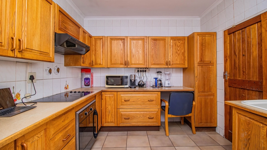 3 Bedroom Property for Sale in Glen Marais Gauteng