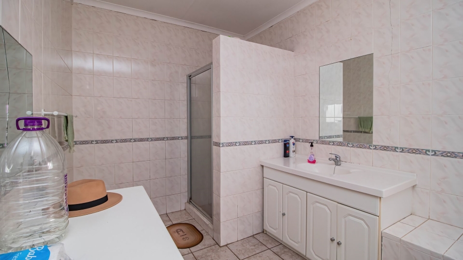 3 Bedroom Property for Sale in Glen Marais Gauteng