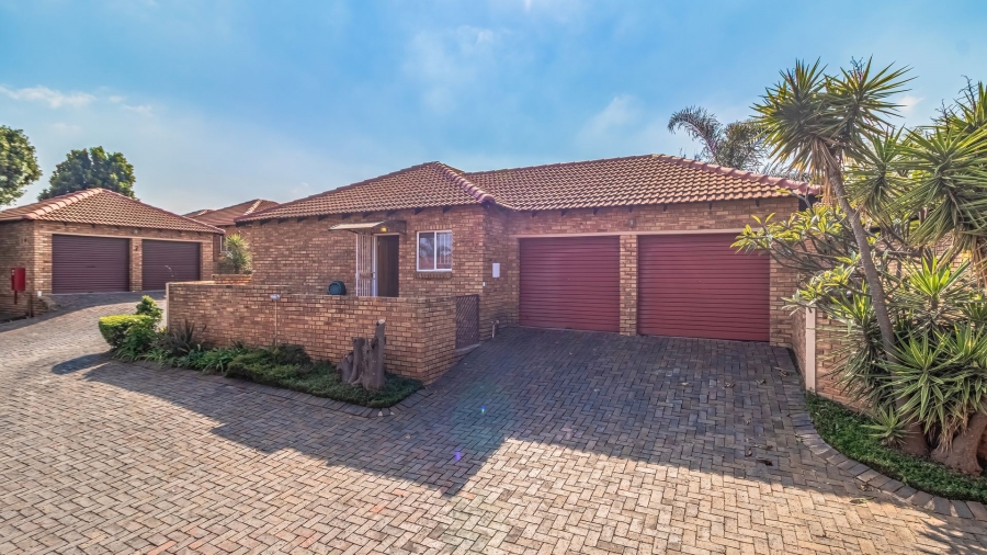 2 Bedroom Property for Sale in Wilgeheuwel Gauteng