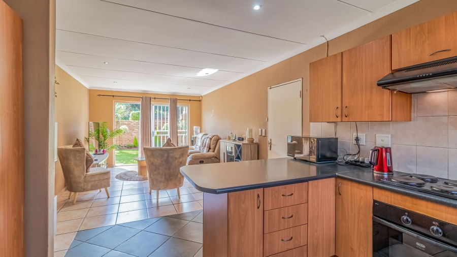 2 Bedroom Property for Sale in Wilgeheuwel Gauteng