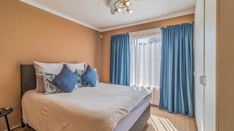2 Bedroom Property for Sale in Wilgeheuwel Gauteng