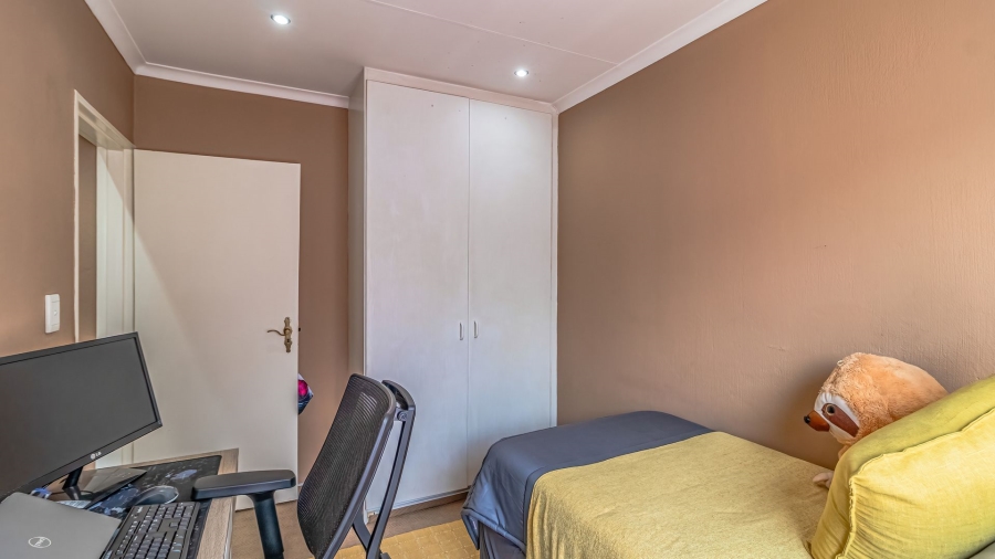 2 Bedroom Property for Sale in Wilgeheuwel Gauteng