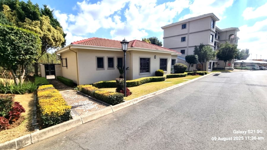 2 Bedroom Property for Sale in Noordwyk Gauteng