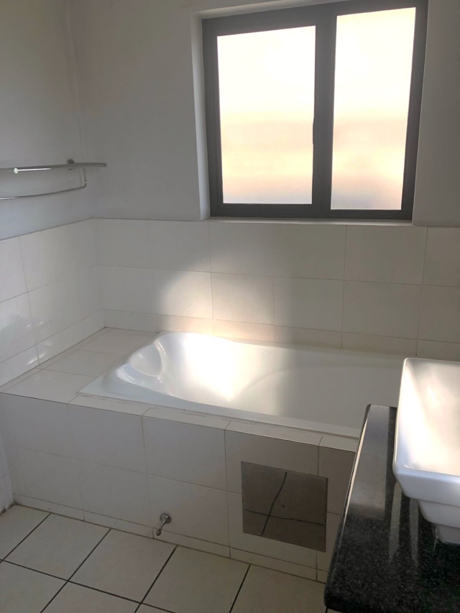 2 Bedroom Property for Sale in Noordwyk Gauteng