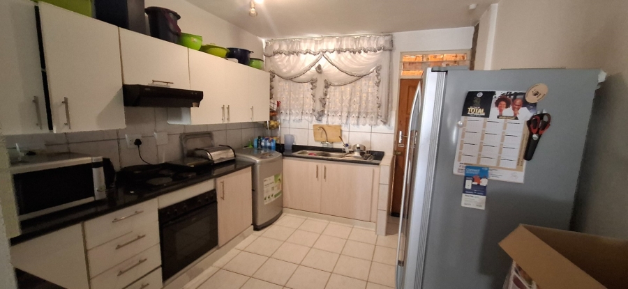 2 Bedroom Property for Sale in Gezina Gauteng