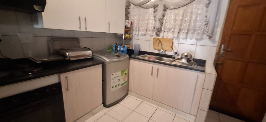 2 Bedroom Property for Sale in Gezina Gauteng