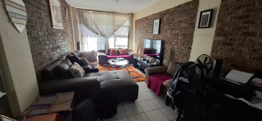 2 Bedroom Property for Sale in Gezina Gauteng