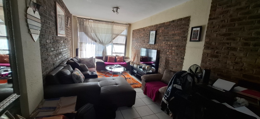 2 Bedroom Property for Sale in Gezina Gauteng