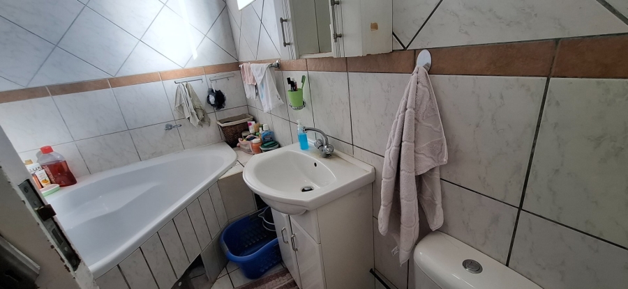 2 Bedroom Property for Sale in Gezina Gauteng