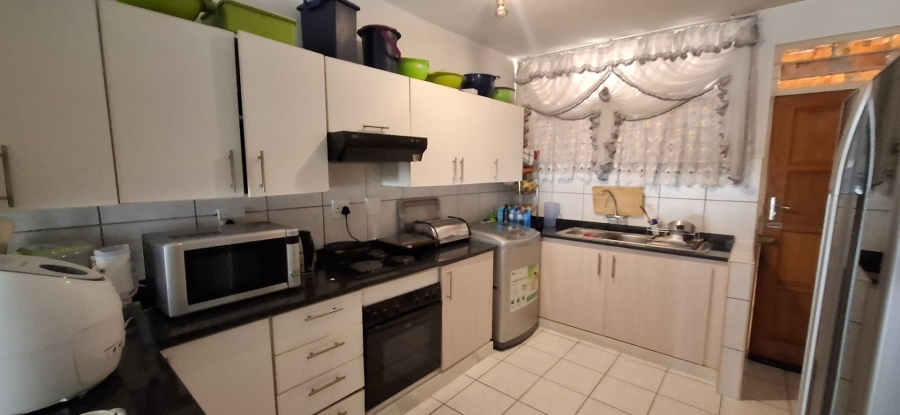 2 Bedroom Property for Sale in Gezina Gauteng