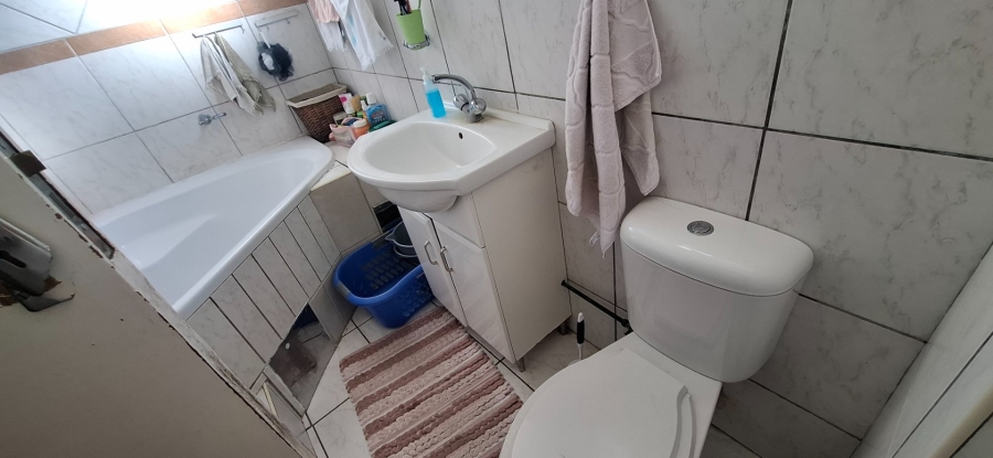 2 Bedroom Property for Sale in Gezina Gauteng