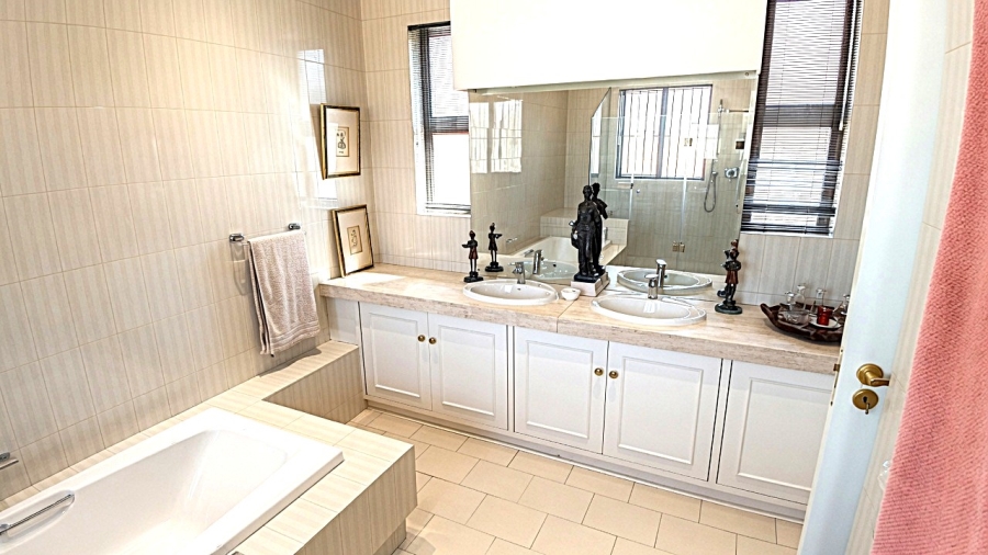 4 Bedroom Property for Sale in Illovo Gauteng