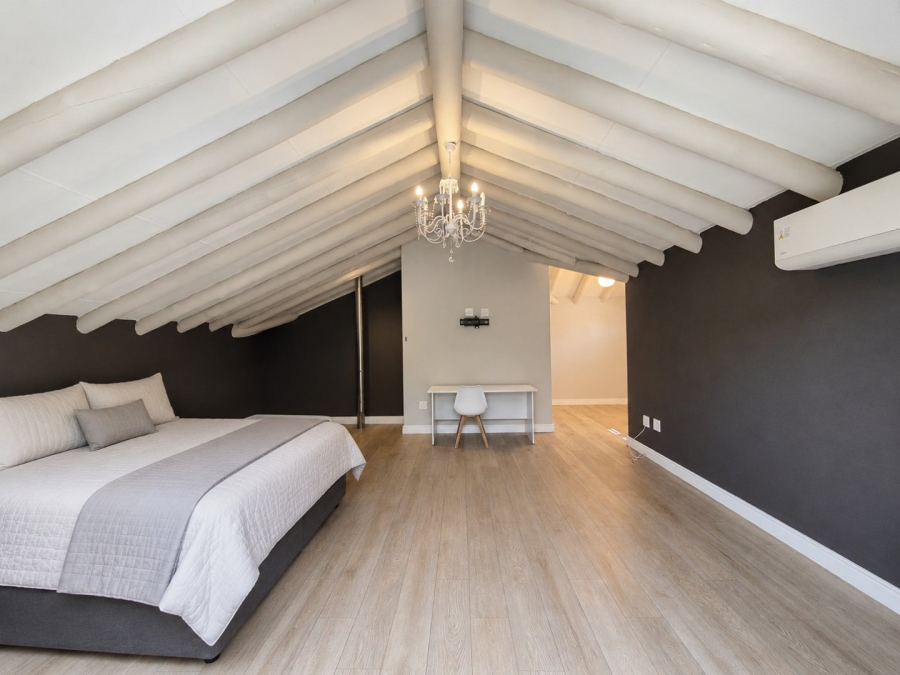 5 Bedroom Property for Sale in Woodhill Estate Gauteng
