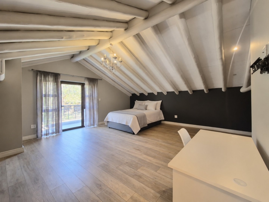 5 Bedroom Property for Sale in Woodhill Estate Gauteng