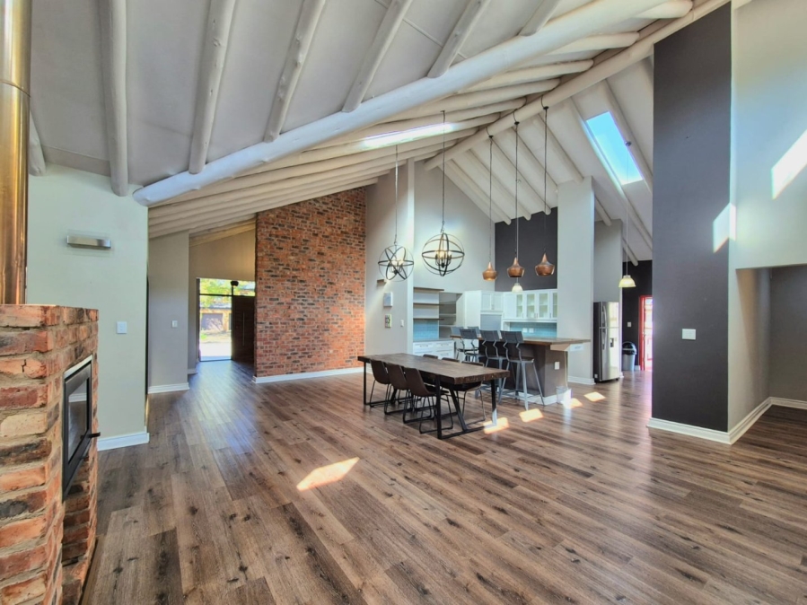 5 Bedroom Property for Sale in Woodhill Estate Gauteng