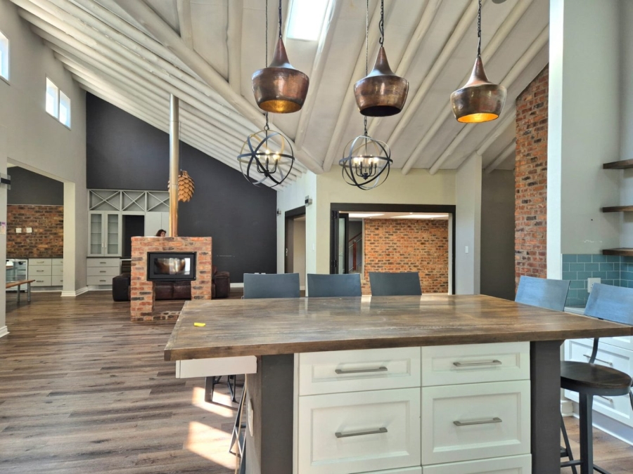 5 Bedroom Property for Sale in Woodhill Estate Gauteng