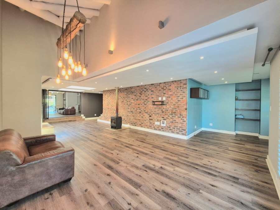 5 Bedroom Property for Sale in Woodhill Estate Gauteng