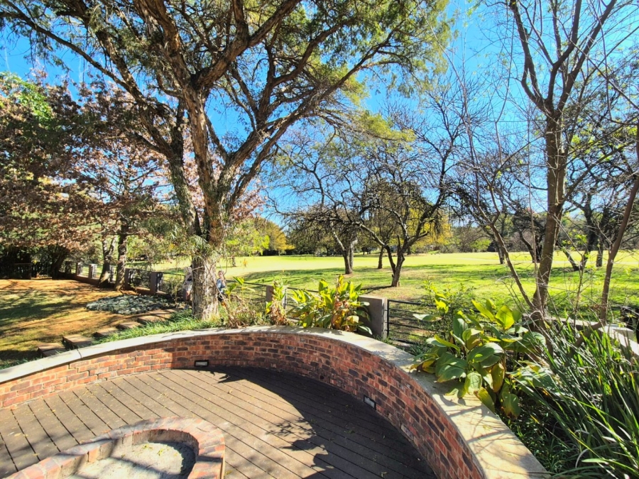 5 Bedroom Property for Sale in Woodhill Estate Gauteng