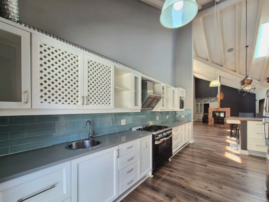 5 Bedroom Property for Sale in Woodhill Estate Gauteng