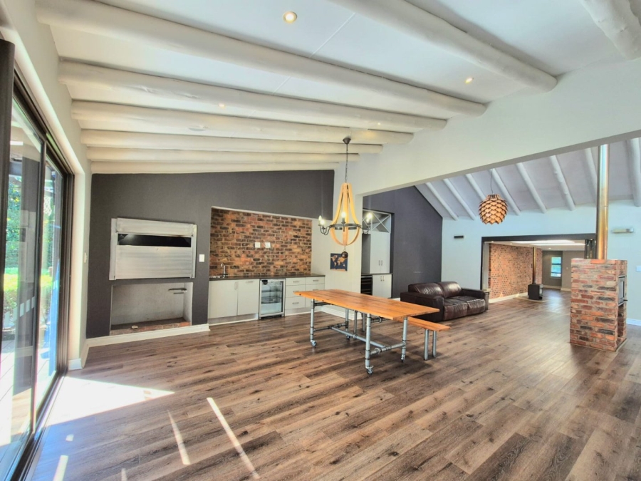 5 Bedroom Property for Sale in Woodhill Estate Gauteng