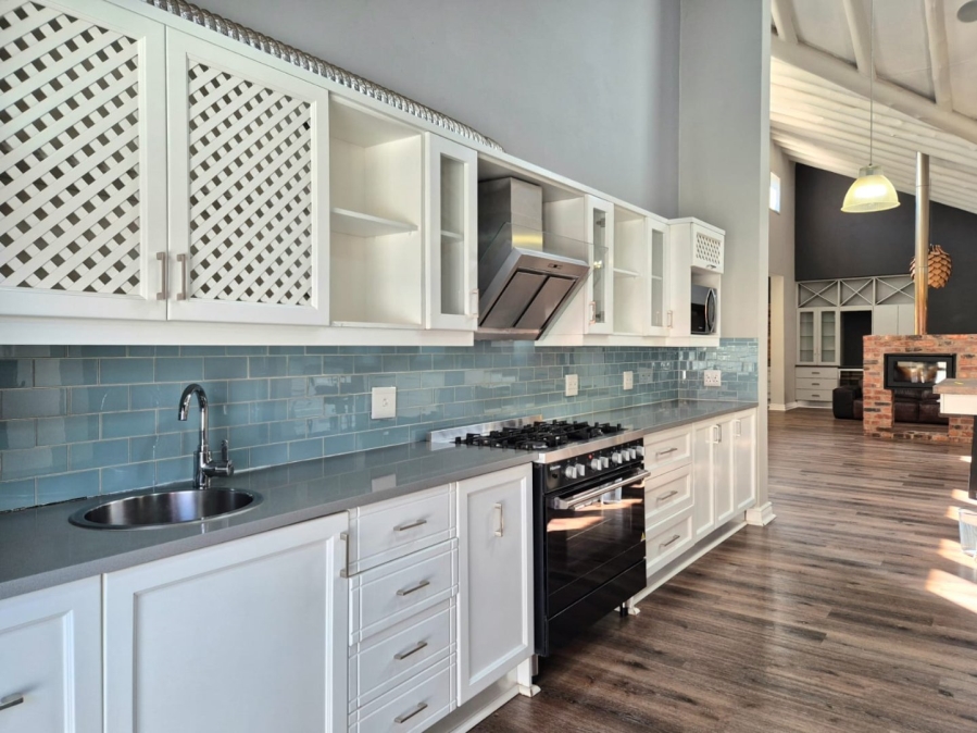 5 Bedroom Property for Sale in Woodhill Estate Gauteng