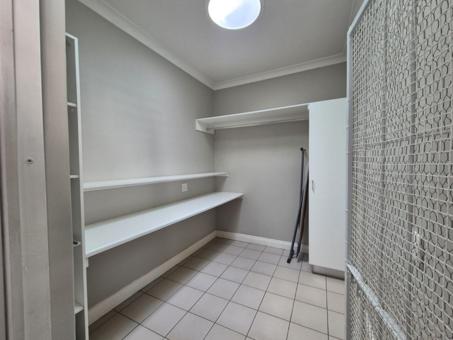 5 Bedroom Property for Sale in Woodhill Estate Gauteng