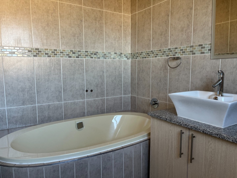 4 Bedroom Property for Sale in Riverspray Lifestyle Estate Gauteng
