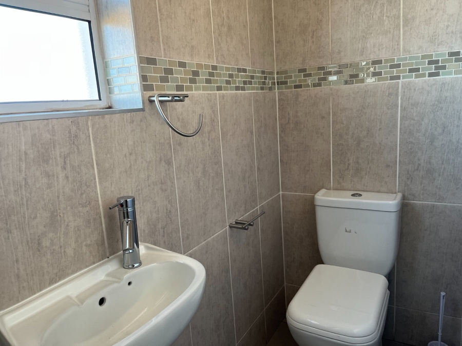 4 Bedroom Property for Sale in Riverspray Lifestyle Estate Gauteng