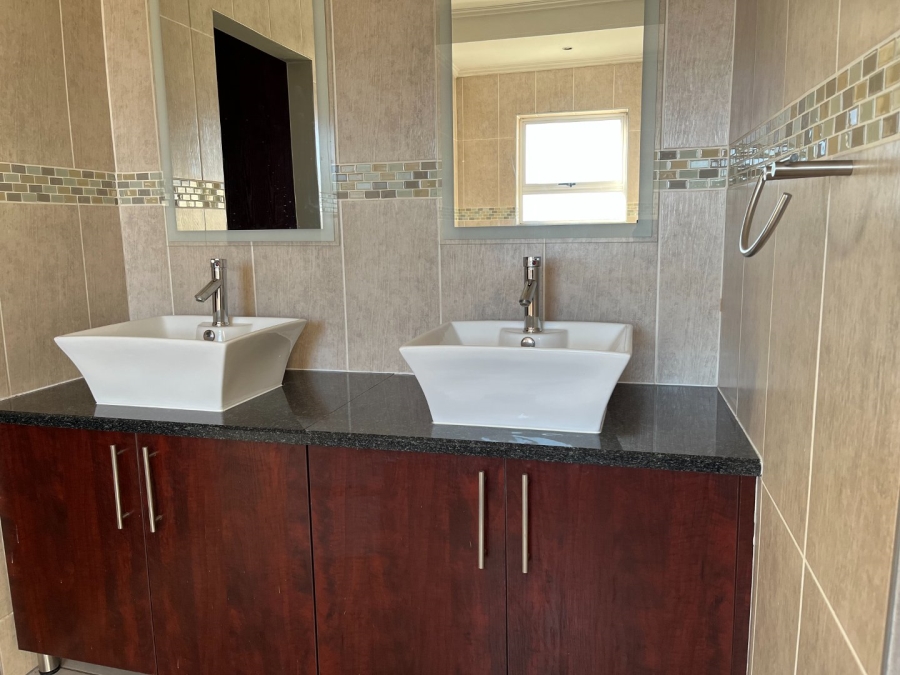 4 Bedroom Property for Sale in Riverspray Lifestyle Estate Gauteng