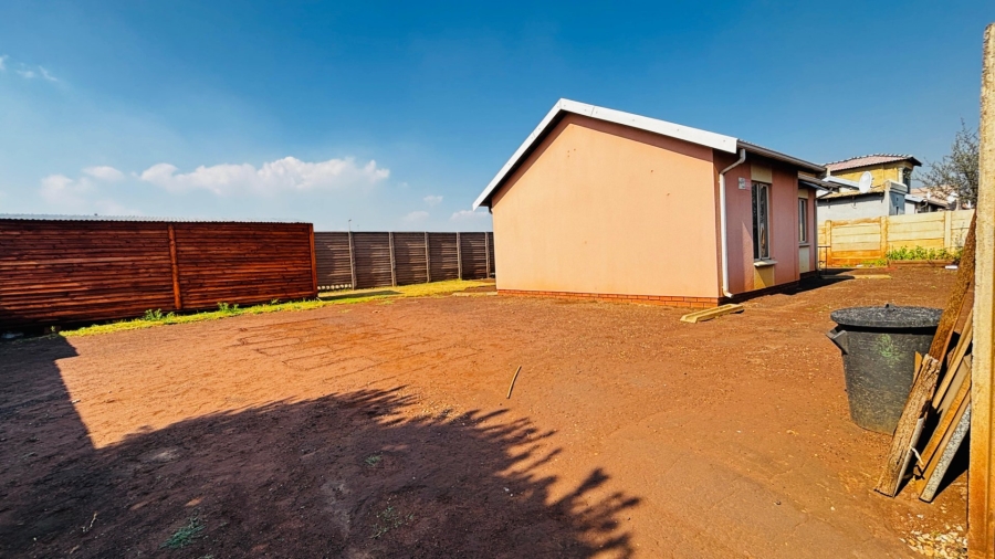2 Bedroom Property for Sale in Sky City Gauteng