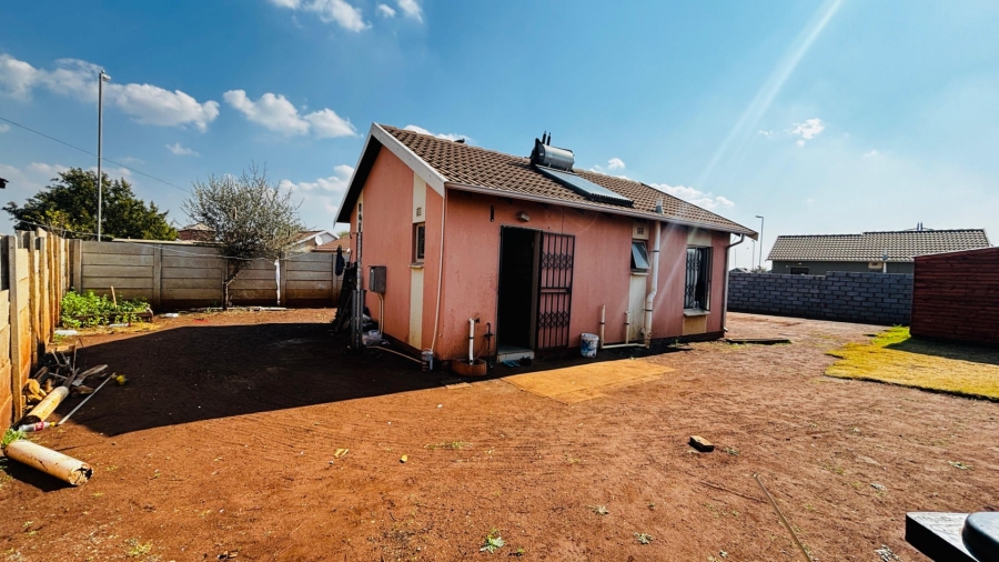2 Bedroom Property for Sale in Sky City Gauteng