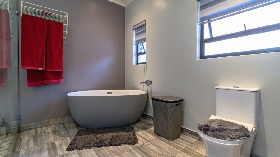 4 Bedroom Property for Sale in Glenvista Gauteng