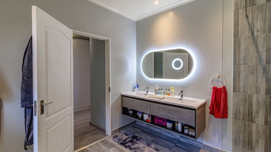 4 Bedroom Property for Sale in Glenvista Gauteng