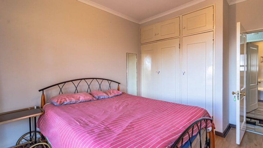 4 Bedroom Property for Sale in Glenvista Gauteng