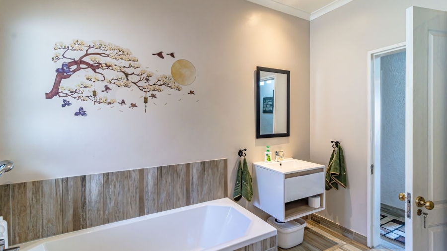 4 Bedroom Property for Sale in Glenvista Gauteng