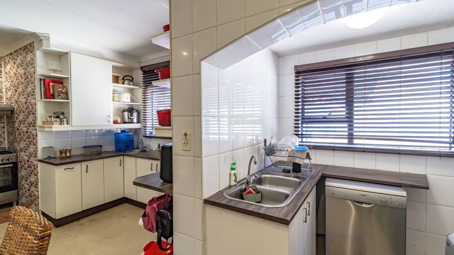 4 Bedroom Property for Sale in Glenvista Gauteng