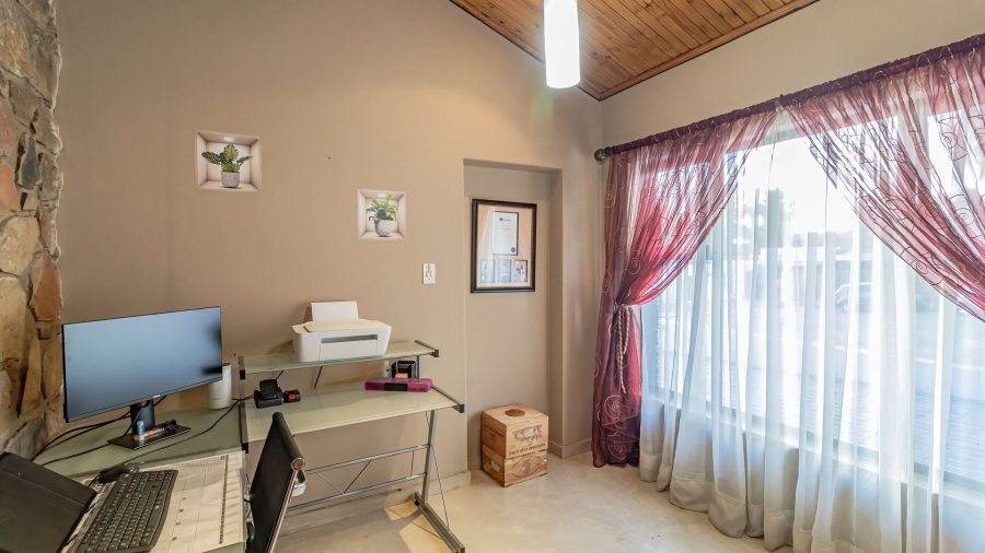 4 Bedroom Property for Sale in Glenvista Gauteng