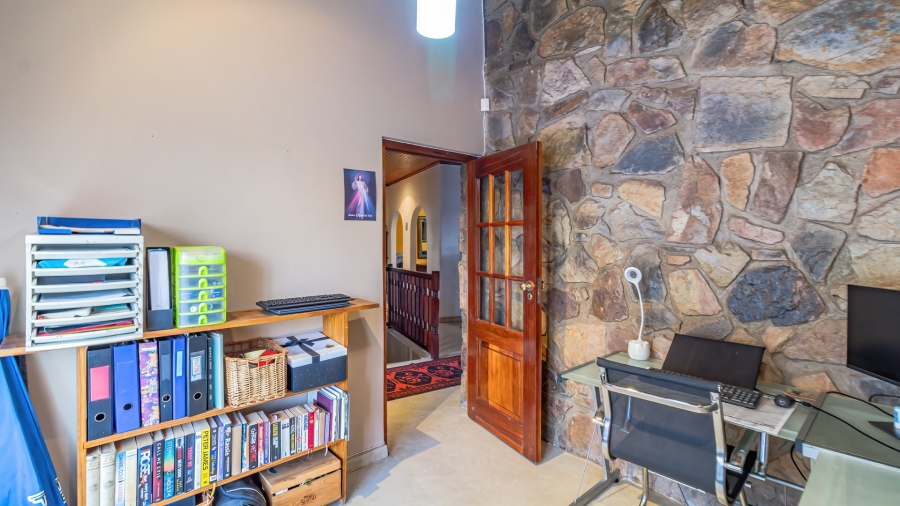 4 Bedroom Property for Sale in Glenvista Gauteng