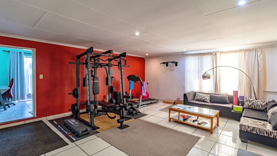 4 Bedroom Property for Sale in Glenvista Gauteng