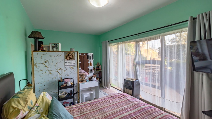 4 Bedroom Property for Sale in Glenvista Gauteng