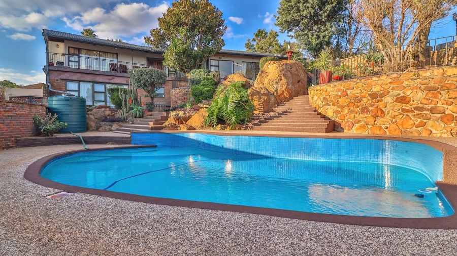 4 Bedroom Property for Sale in Glenvista Gauteng