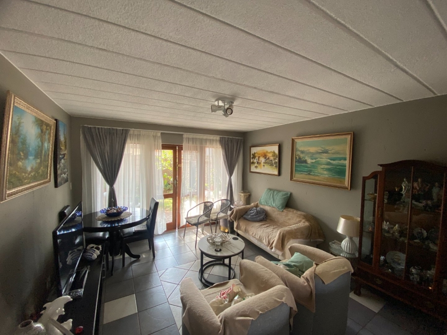 2 Bedroom Property for Sale in Glenvista Gauteng
