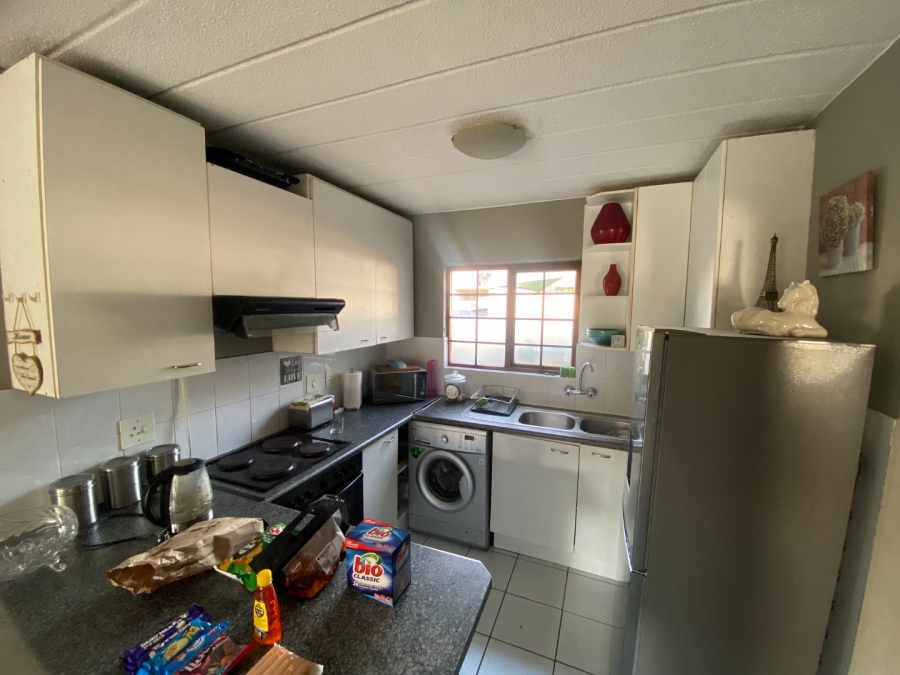 2 Bedroom Property for Sale in Glenvista Gauteng