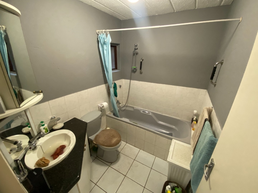 2 Bedroom Property for Sale in Glenvista Gauteng